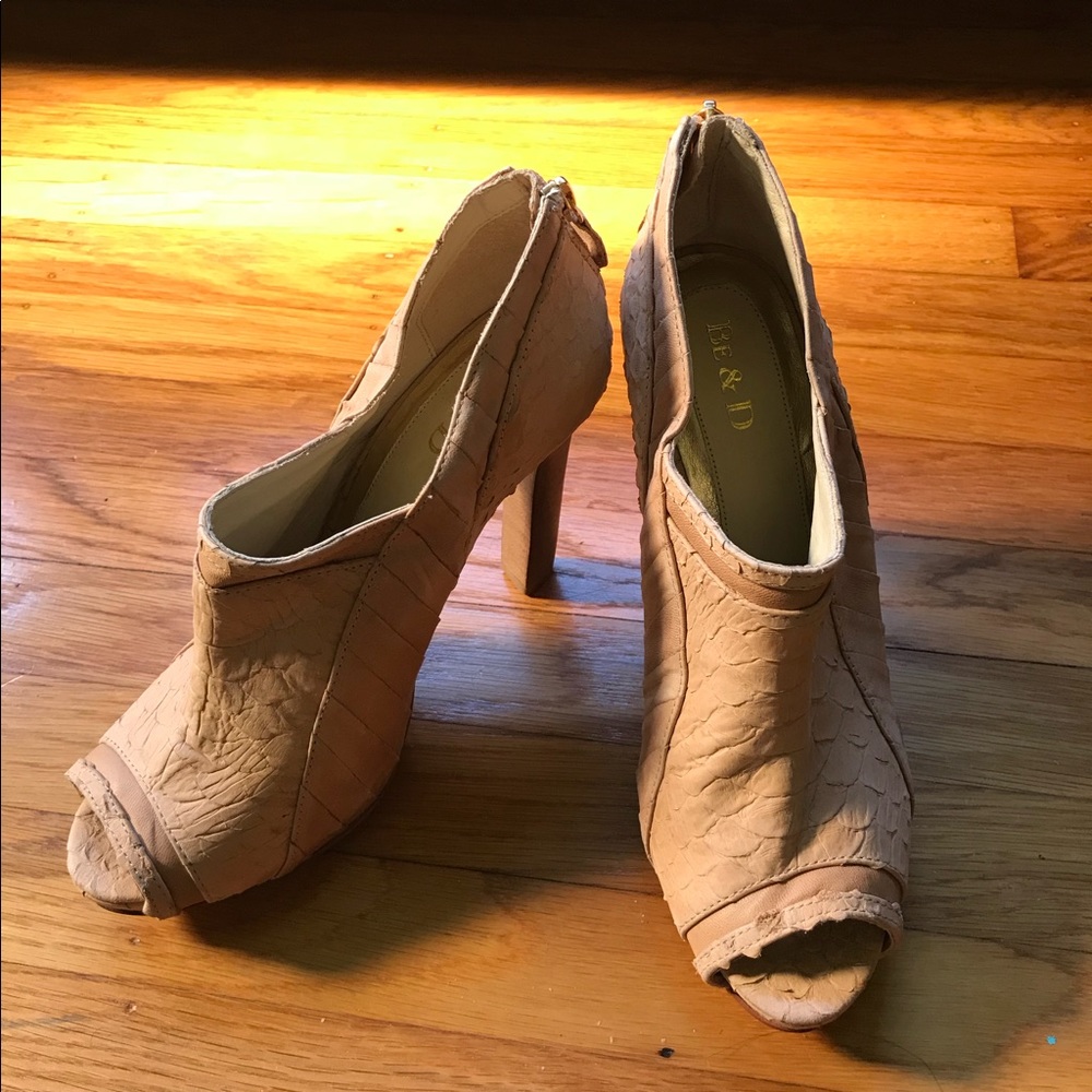 Be & D Platform Croc Skin Booties NWOB Sz10US40EUR